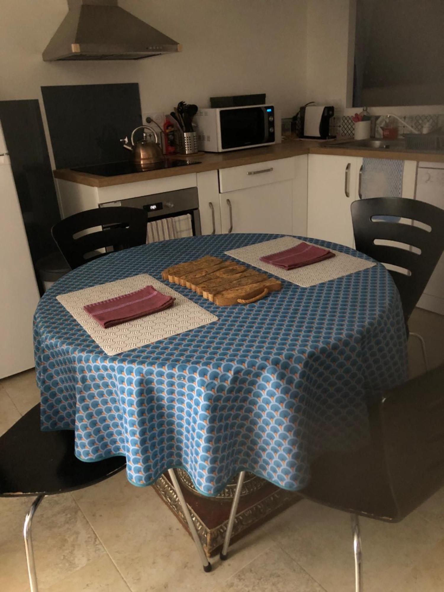 Logement neuf centre du village aux pieds du château Grimaud Extérieur photo