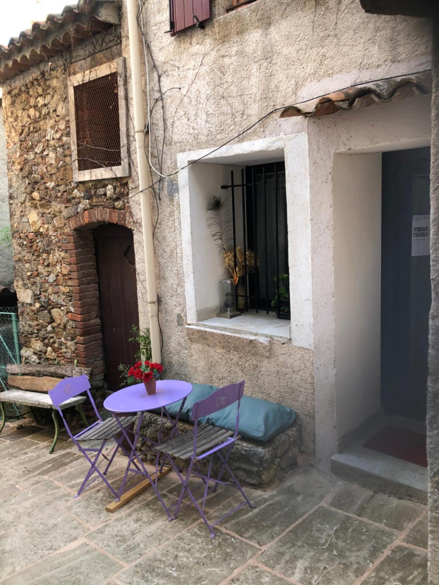 Logement neuf centre du village aux pieds du château Grimaud Extérieur photo